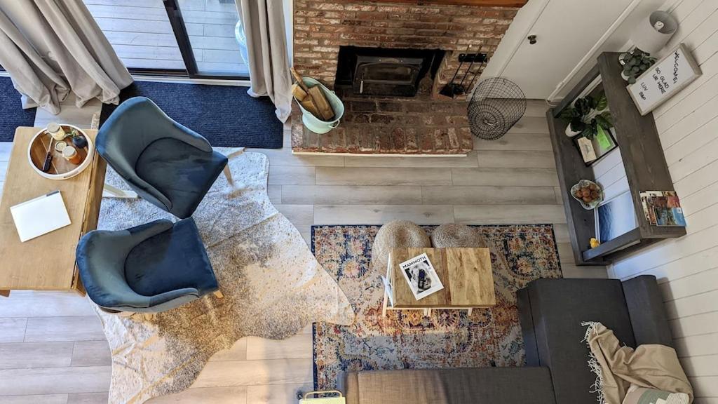 Cozy Condo Walking Distance To Village And Gondola W/ Pool/ Jacuzzi Sleeps 4. 맘모스 레이크스 외부 사진